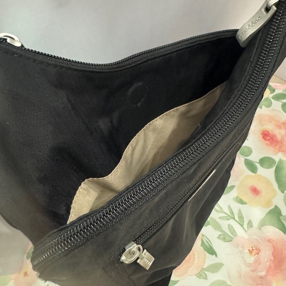 Baggallini Sleek Black Crossbody Bag - Picture 5 of 5